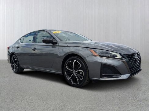 Used 2024 Nissan Altima 2.5 SR FWD image 1