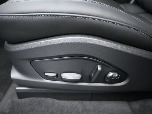 New 2026 Porsche Macan 4 Electric AWD/4WD image 13
