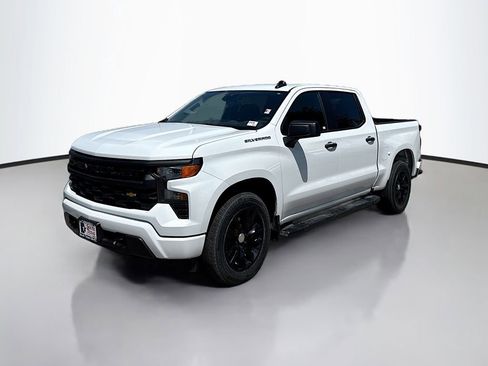 Used 2023 Chevrolet Silverado 1500 Custom RWD image 3