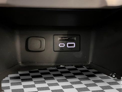 Certified 2023 GMC Acadia SLT image 31