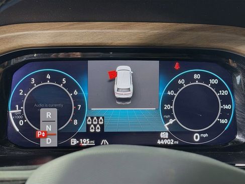 Used 2024 Volkswagen Atlas SE image 14