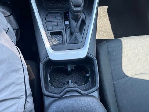 Used 2025 Toyota RAV4 XLE AWD/4WD image 16