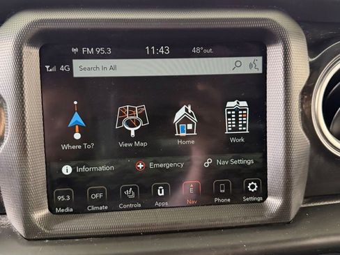 Used 2022 Jeep Wrangler Unlimited Sahara AWD/4WD image 20