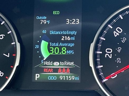 Used 2021 Toyota RAV4 LE FWD image 28