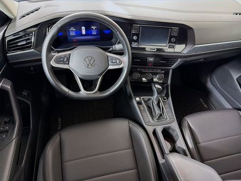 Used 2022 Volkswagen Jetta SE FWD image 23