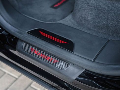 Used 2021 Lamborghini Urus image 32