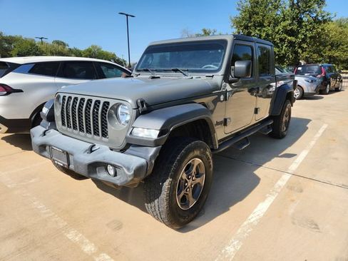 Used 2020 Jeep Gladiator Sport AWD/4WD image 2