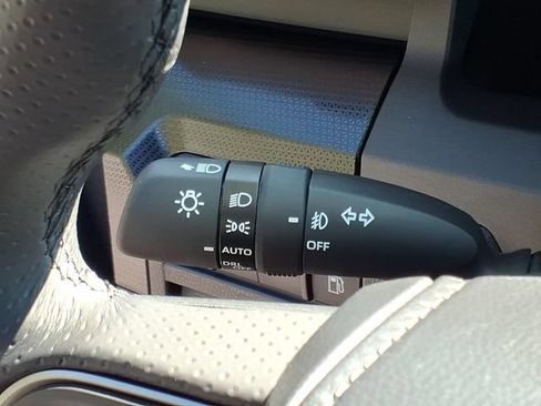 Used 2025 Toyota 4Runner Limited AWD/4WD image 17