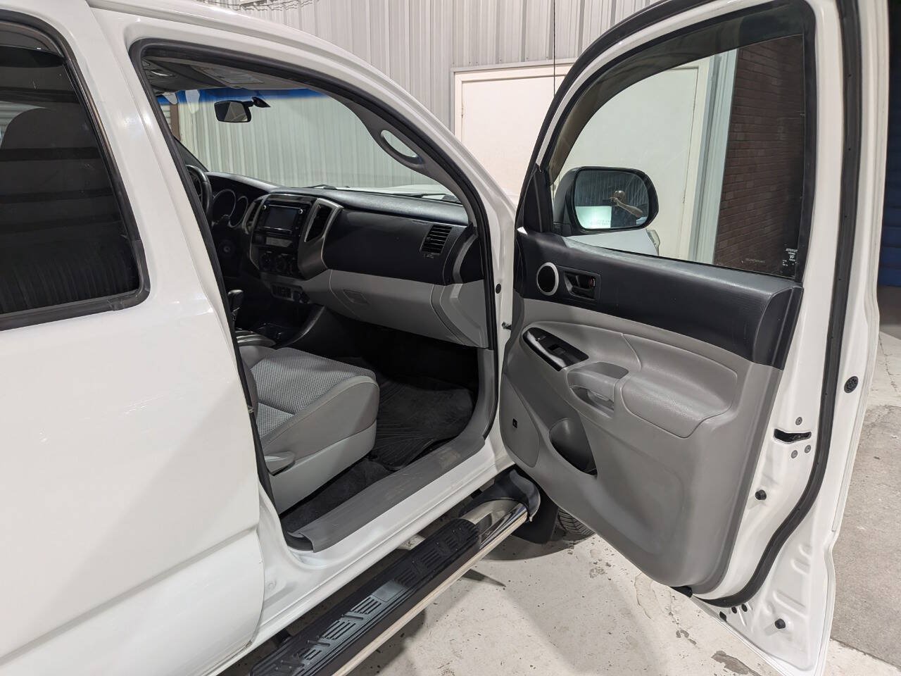 Used 2015 Toyota Tacoma PreRunner w/ TRD Sport Package RWD image 10