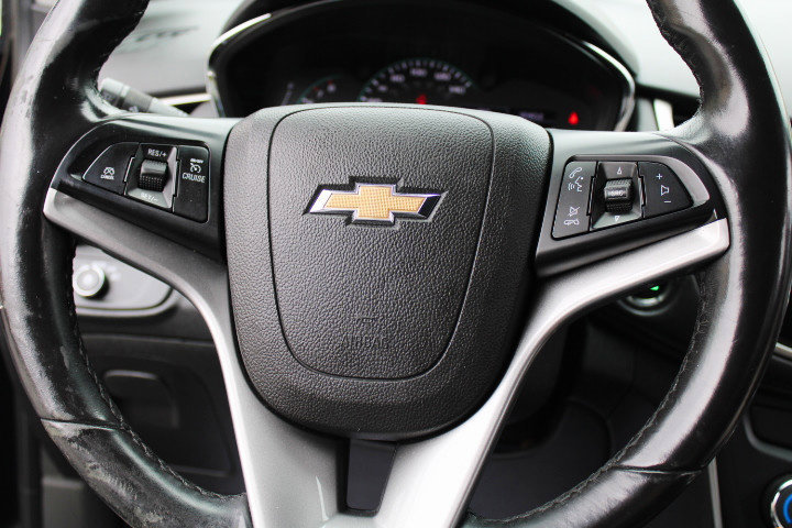 Used 2019 Chevrolet Trax LT w/ LT Convenience Package AWD/4WD image 15