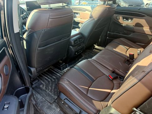 Used 2023 Honda Pilot Elite image 9
