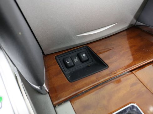 Used 2011 Toyota Camry XLE image 37