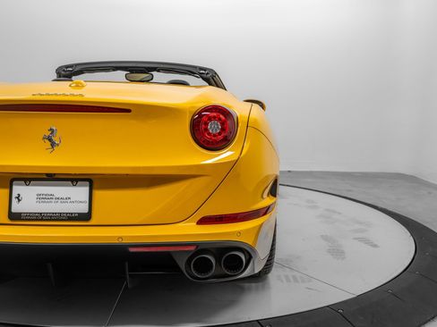 Certified 2017 Ferrari California T image 57