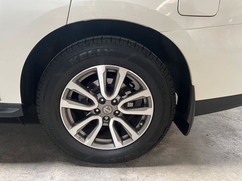 Used 2014 Nissan Pathfinder SL w/ SL Tech Package AWD/4WD image 10