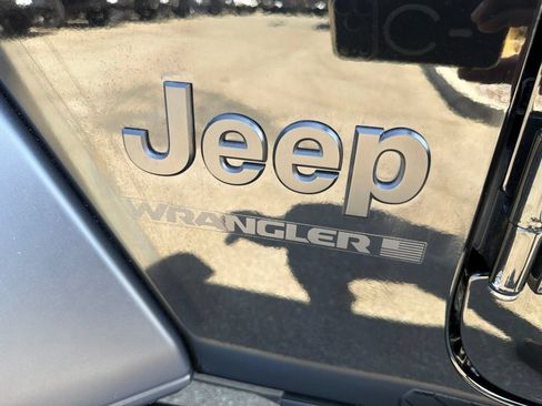 Used 2025 Jeep Wrangler Unlimited Sport AWD/4WD image 14