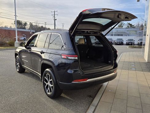 Used 2024 Jeep Grand Cherokee Limited image 20