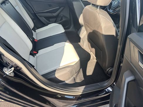 Used 2019 Volkswagen Jetta R-Line FWD image 11