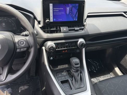 Used 2025 Toyota RAV4 XLE FWD image 27