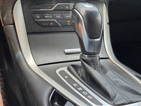 Used 2015 Ford Edge SEL w/ Equipment Group 201A AWD/4WD image 11