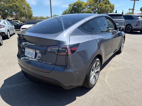 Used 2023 Tesla Model Y Long Range AWD/4WD image 4