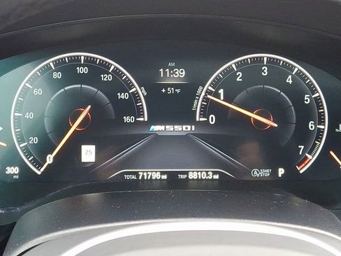 Used 2019 BMW M550i xDrive w/ Dynamic Handling Package image 24