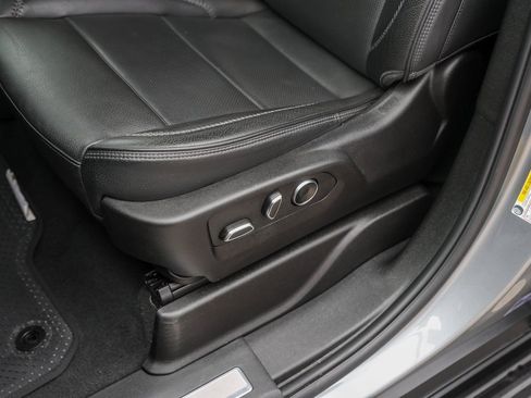 Used 2025 GMC Yukon Denali image 8