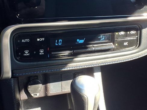 Used 2017 Toyota Corolla SE w/ Carpet Mat Package (TMS) FWD image 26