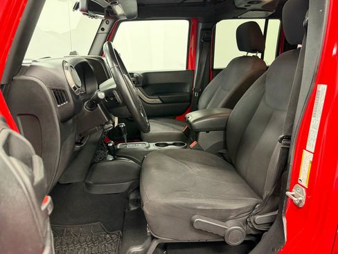 Used 2015 Jeep Wrangler Unlimited Sport w/ Quick Order Package 24S AWD/4WD image 4