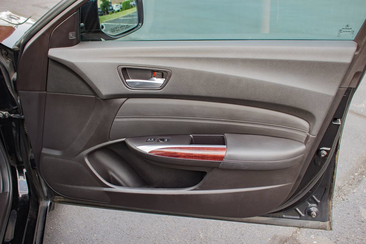 Used 2015 Acura TLX w/ Technology Package FWD image 21