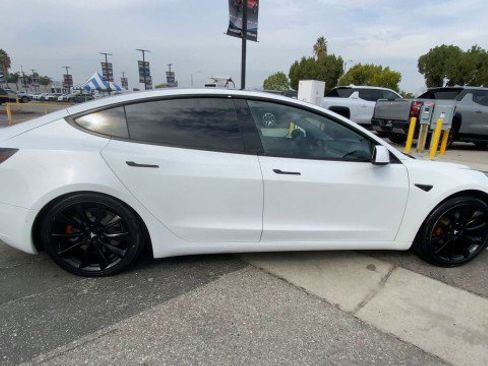 Used 2019 Tesla Model 3 Standard Range Plus image 9