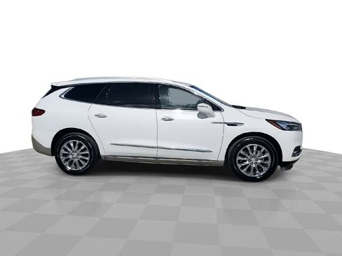 Used 2020 Buick Enclave Essence w/ Sound and Sites Package image 9