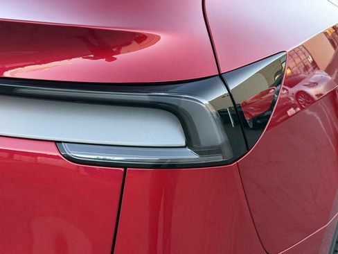 Used 2026 Tesla Model Y Long Range image 40