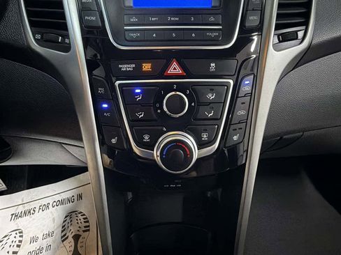 Used 2015 Hyundai Elantra GT FWD image 20