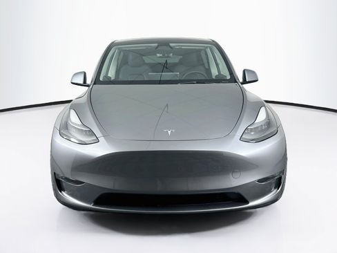 Used 2025 Tesla Model Y Long Range AWD/4WD image 2