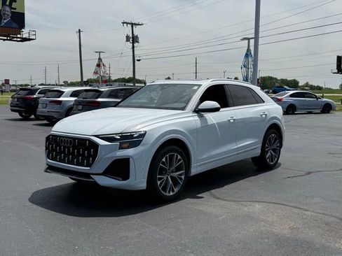 Used 2025 Audi Q8 Premium Plus AWD/4WD image 3
