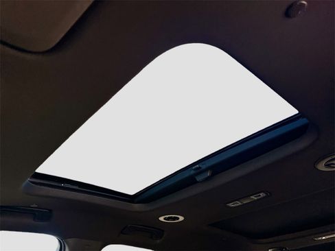 Used 2023 Chevrolet Traverse High Country image 23