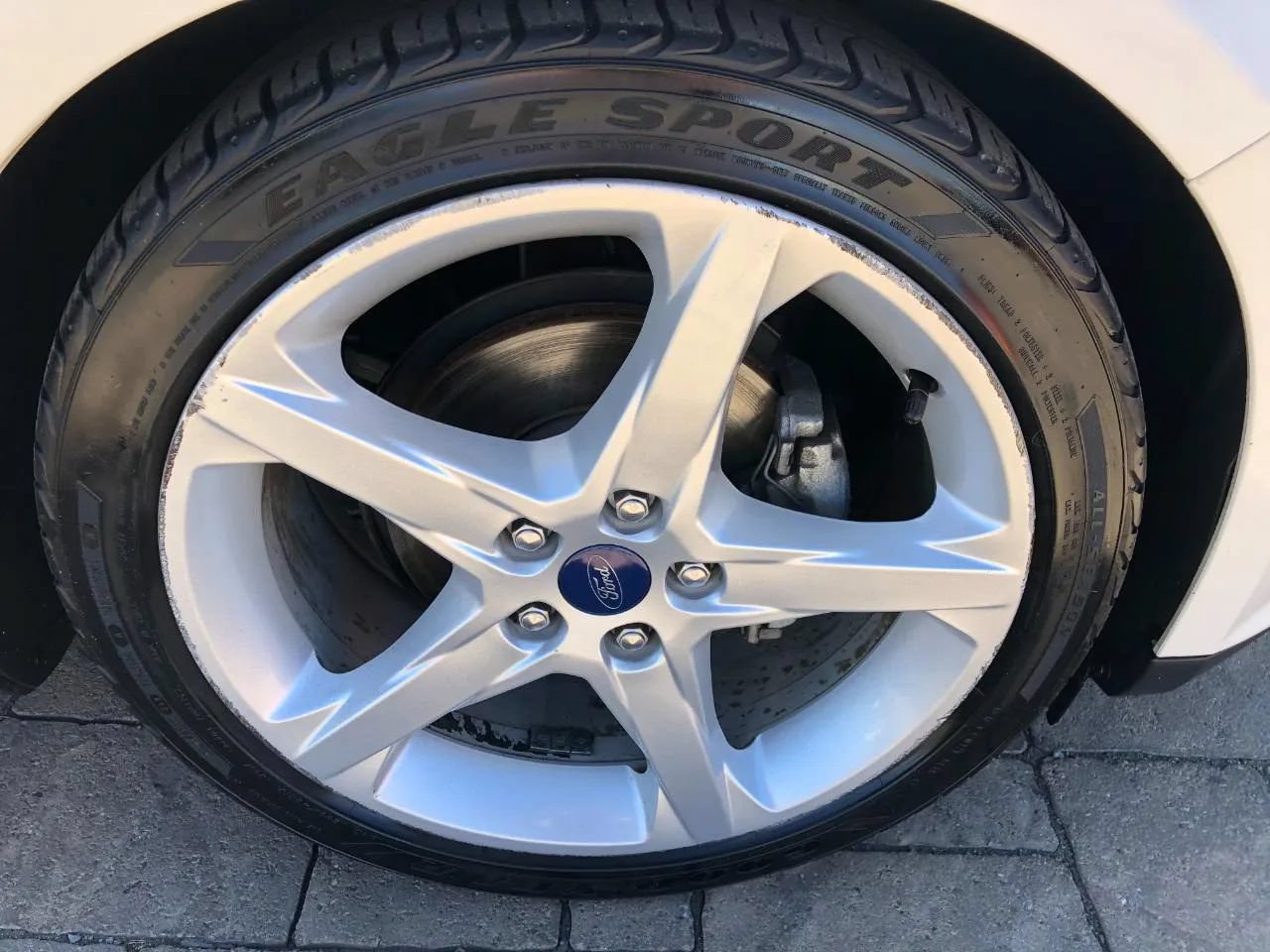 Used 2013 Ford Focus Titanium w/ Titanium Handling Pkg FWD image 9