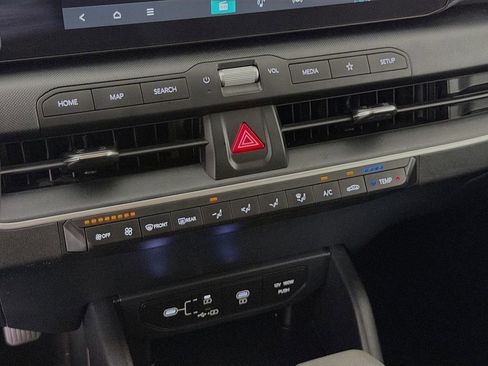 Used 2025 Kia K4 FWD image 18