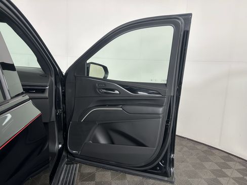 Used 2023 Cadillac Escalade ESV Sport w/ LPO, ONYX Package image 47