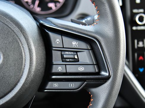 Used 2024 Subaru Crosstrek 2.5i Limited w/ Crosstrek Mirror Package image 31