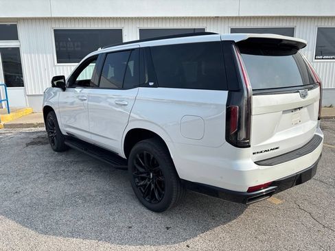 Used 2021 Cadillac Escalade Sport w/ Driver Assist Tech Package AWD/4WD image 3