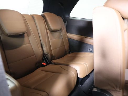 Used 2025 Mercedes-Benz GLS 450 4MATIC image 65