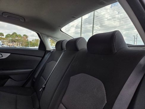 Used 2022 Kia Forte LXS w/ LXS Technology Package image 16