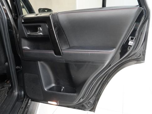 Used 2020 Toyota 4Runner TRD Off-Road Premium w/ Moonroof Package AWD/4WD image 29