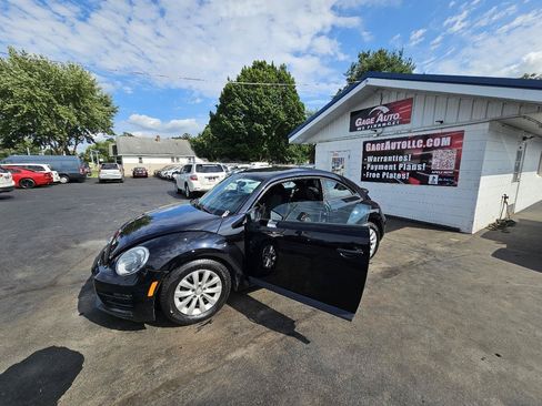 Used 2017 Volkswagen Beetle 1.8T S FWD image 23