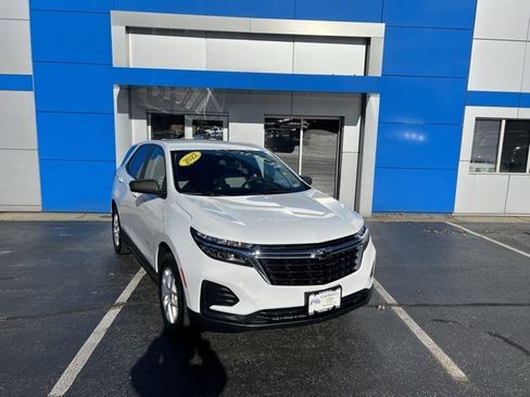 Used 2022 Chevrolet Equinox LS w/ LS Convenience Package image 3