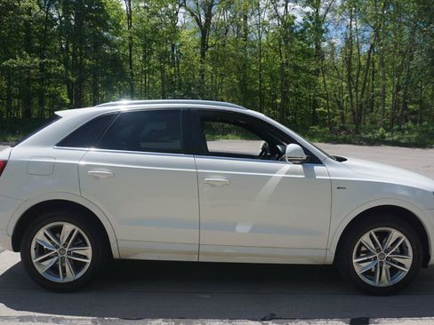 Used 2018 Audi Q3 2.0T Premium Plus w/ Premium Plus Package AWD/4WD image 5