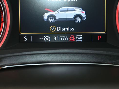 Used 2023 Chevrolet TrailBlazer RS w/ Sun and Liftgate Package AWD/4WD image 25