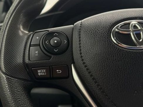 Used 2014 Toyota Corolla LE FWD image 18