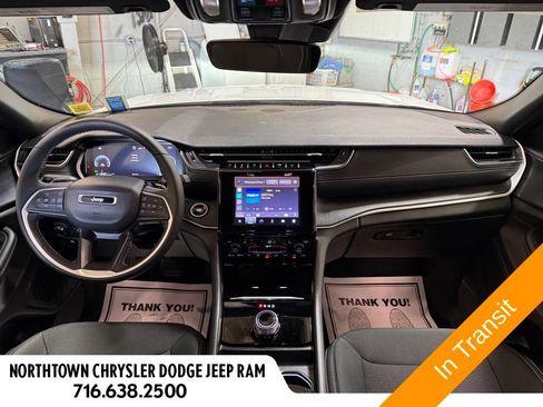Used 2025 Jeep Grand Cherokee Laredo X w/ Luxury Tech Group I AWD/4WD image 6